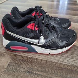 Nike Air Max Shoes Size 8